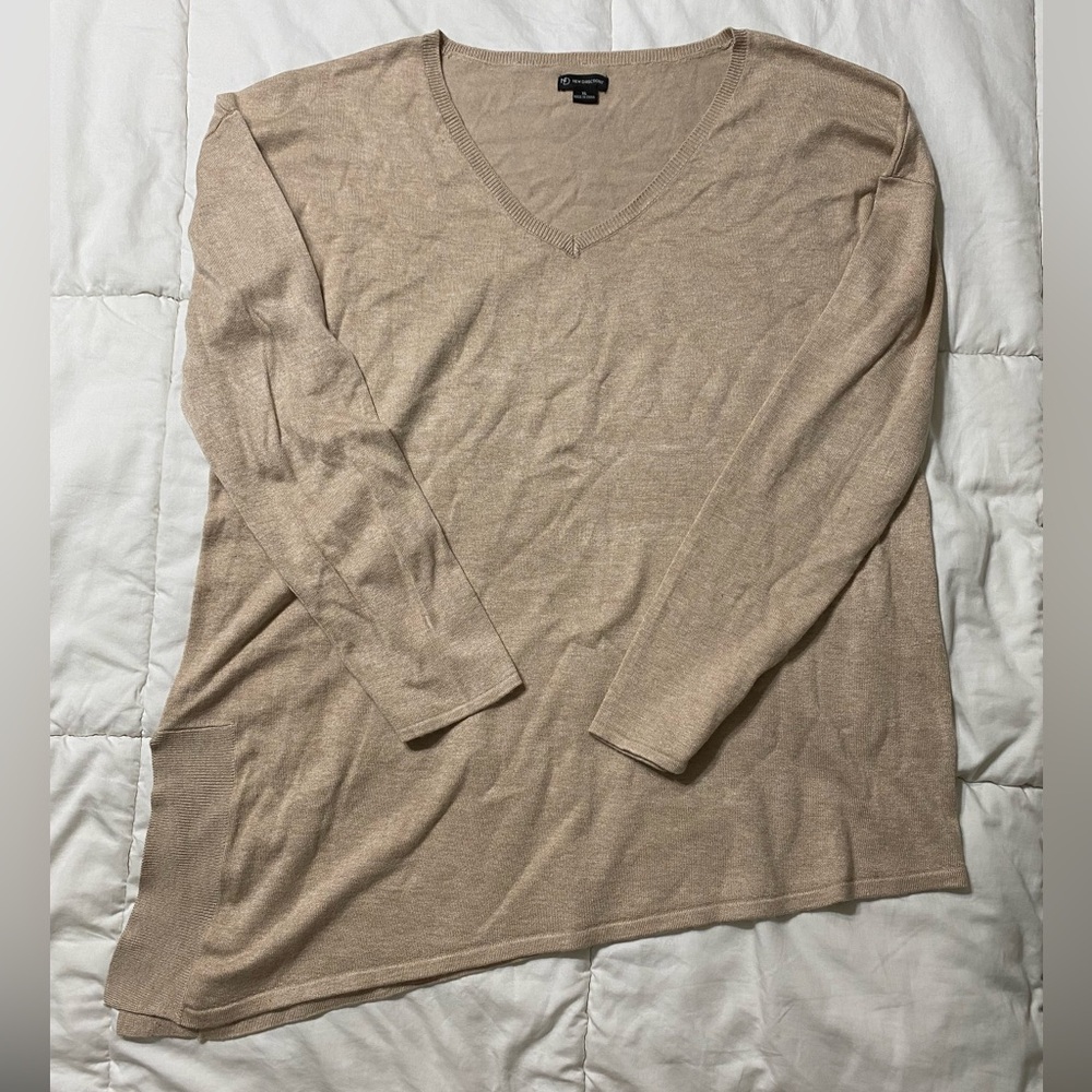 New Directions Women's Taupe V-Neck Asymmetrical Hem Sweater